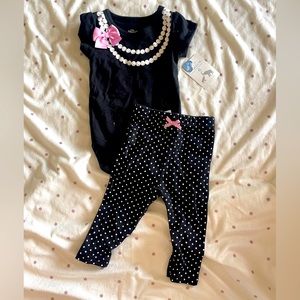 Little Treasures Baby Girl Outfit with Leggings and Onesie Chic NWT 0-3 months